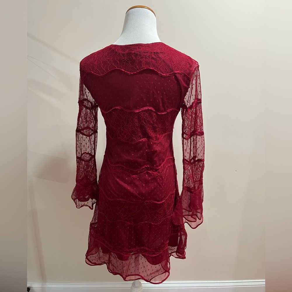 Sachin & Babi Red Lace 3/4 Length Bell Sleeve Dress - Picture 5 of 6